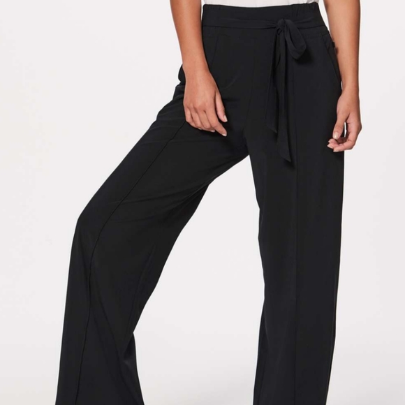 Lululemon Cropped Noir Pant